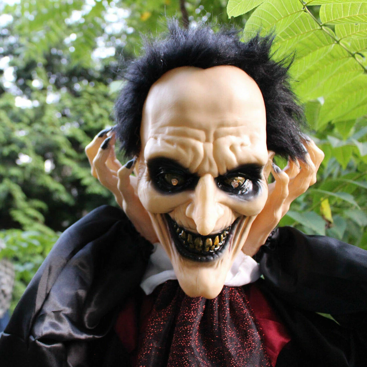 Fraser Hill Farm Haunted Hill Farm 5.6-ft. Vampire Animatronic, LED Red Eyes, Battery-Operated - Image 6