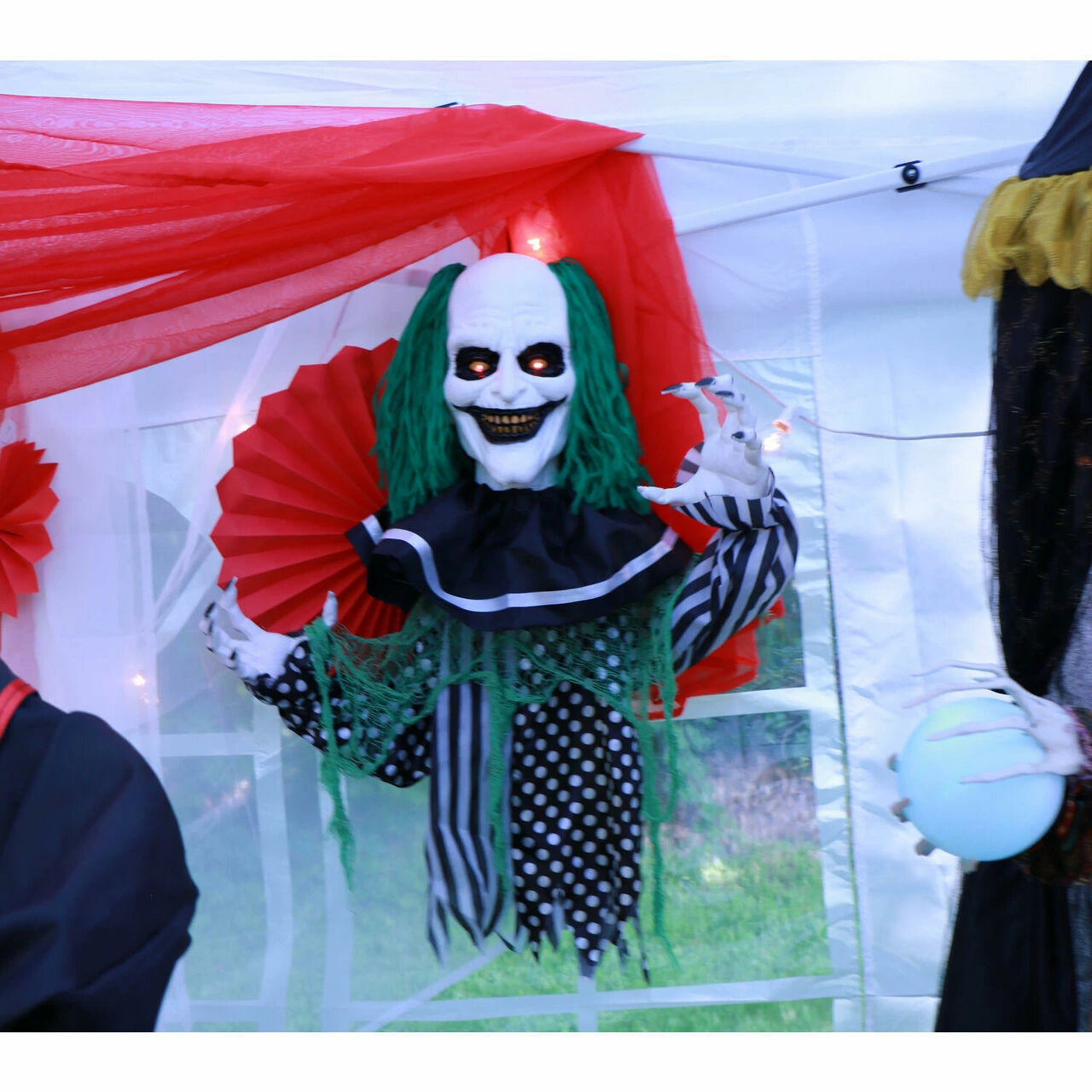 Fraser Hill Farm Haunted Hill Farm 2-ft. Animated Clown, Red LED Eyes, Poseable, Battery, Absinth - Image 9