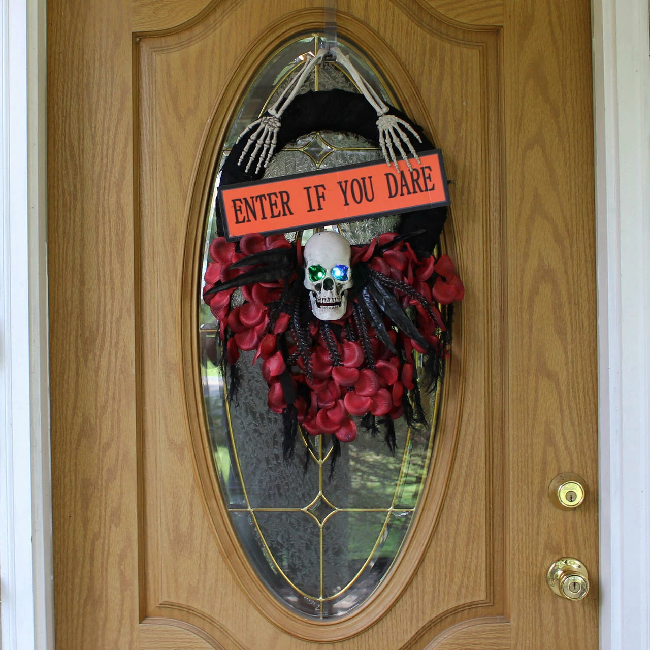 Fraser Hill Farm Haunted Hill Farm 2.25-ft. Halloween Wreath W/ Skull, "Enter If You Dare" Sign, Battery Operated - Image 9