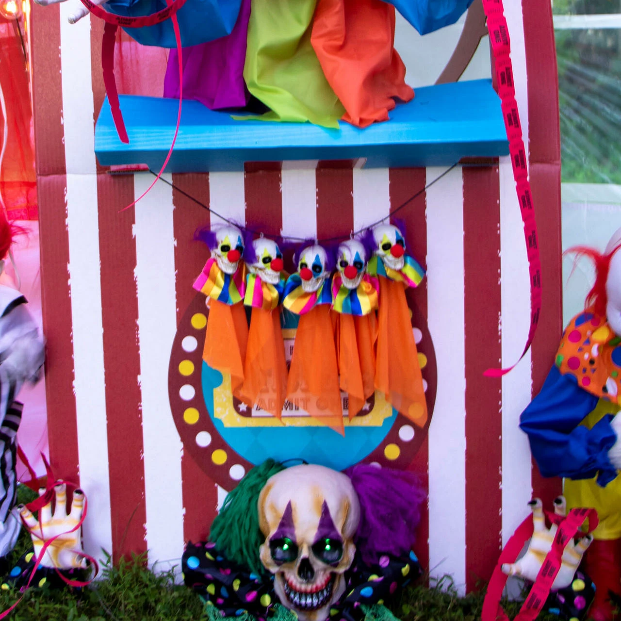 Fraser Hill Farm Haunted Hill Farm 5-Ft. Clow Garland, Indoor/Covered Outdoor Halloween Decoration, HHGARCLW-1 - Image 8