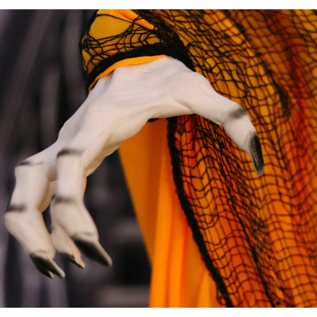 Fraser Hill Farm Haunted Hill Farm 5.8-Ft. Animatronic Clown, Red LED Eyes, Poseable, Battery, Spike - Image 15