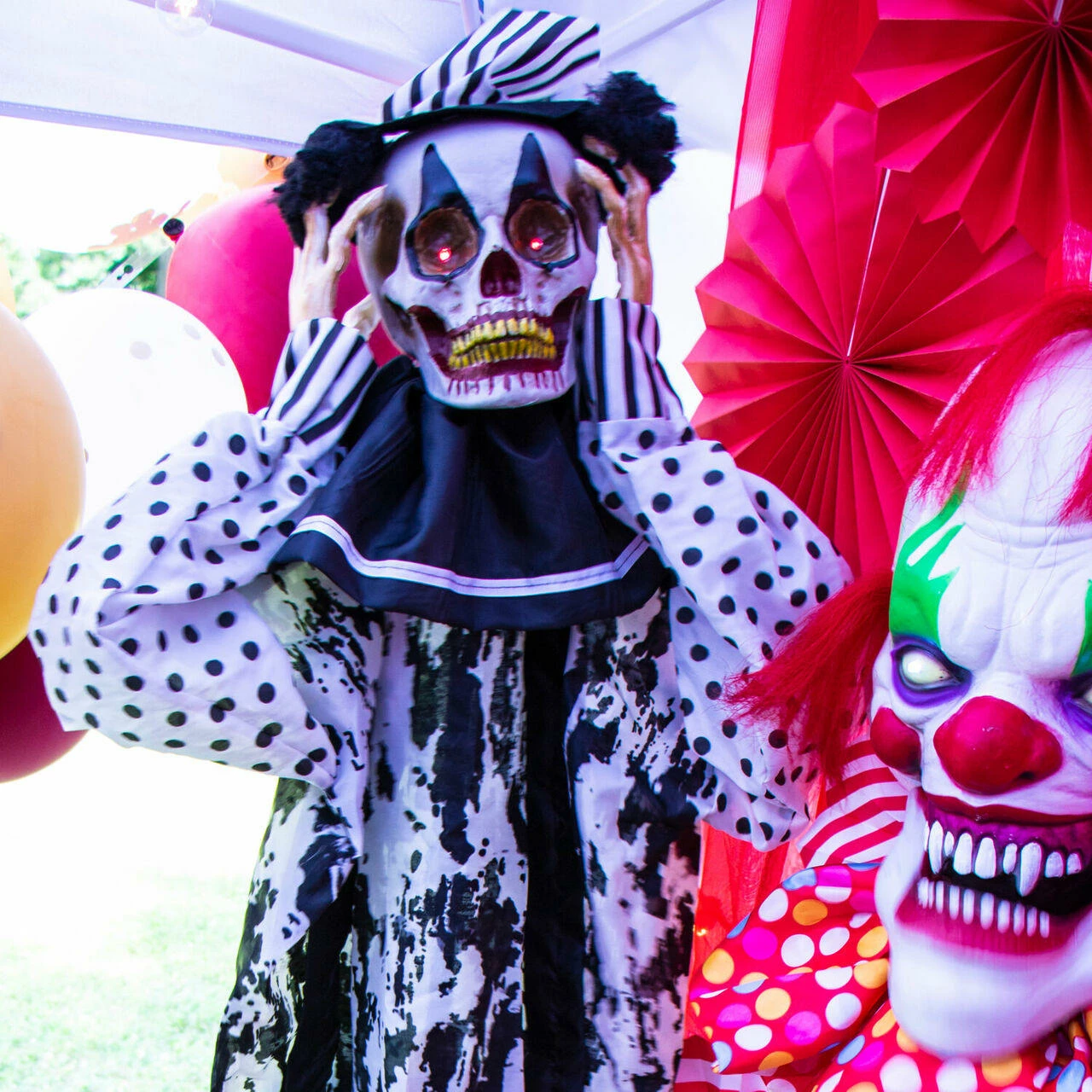 Fraser Hill Farm Haunted Hill Farm 5.75-Ft. Animatronic Clown, Red LED Eyes, Poseable, Battery, Tucker - Image 10