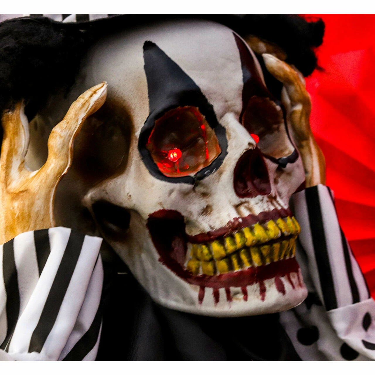 Fraser Hill Farm Haunted Hill Farm 5.75-Ft. Animatronic Clown, Red LED Eyes, Poseable, Battery, Tucker - Image 11