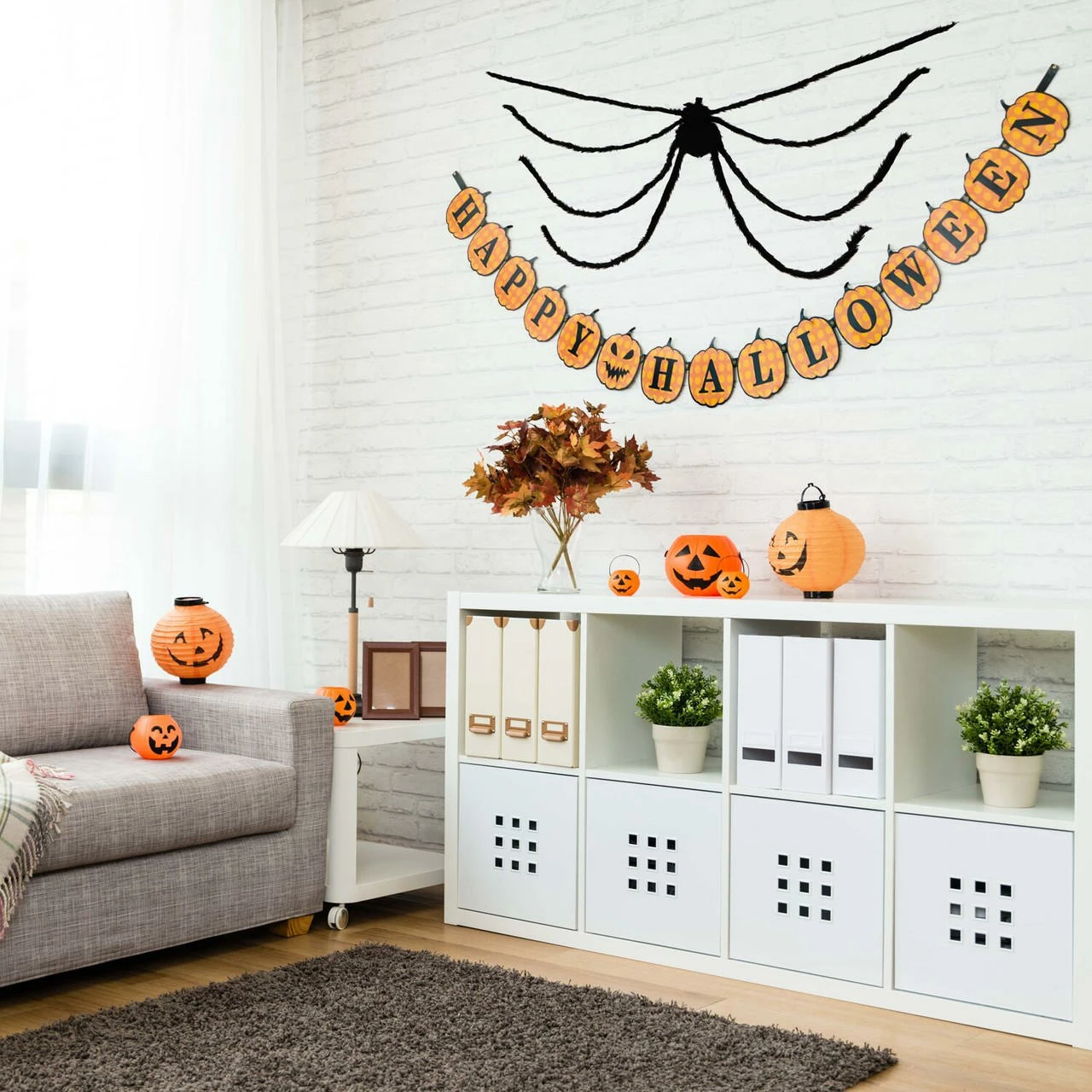 Fraser Hill Farm Haunted Hill Farm Giant Hanging Spider Prop With Red Beady Eyes, Indoor Or Covered Outdoor Scary Halloween Decoration, Poseable, Horatio, HHSPD-6H - Image 8